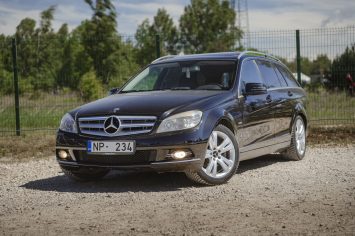 MERCEDES BENZ C220