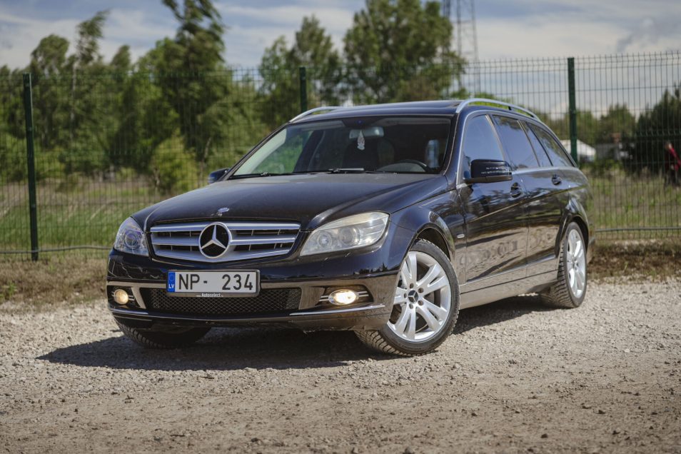 MERCEDES BENZ C220