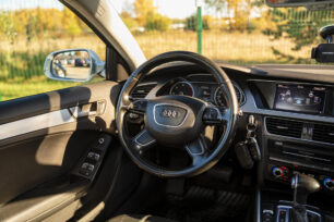 AUDI A4 AVANT