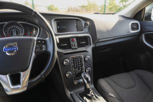VOLVO V40 CROSS COUNTRY