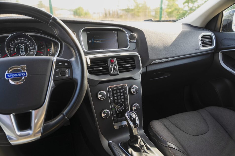 VOLVO V40 CROSS COUNTRY