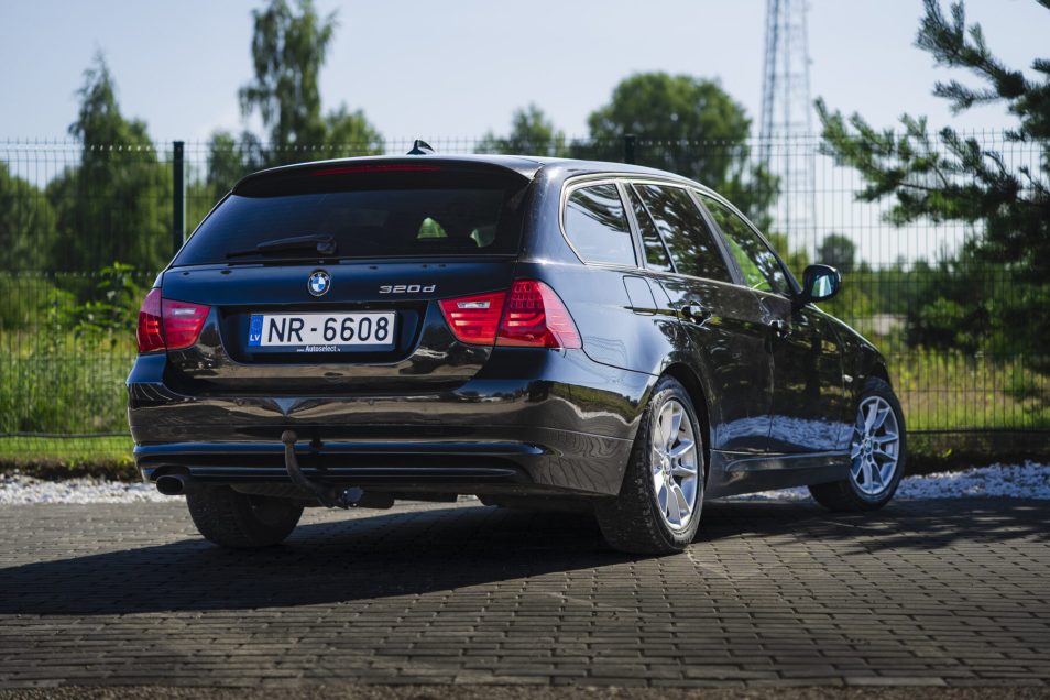 BMW 320