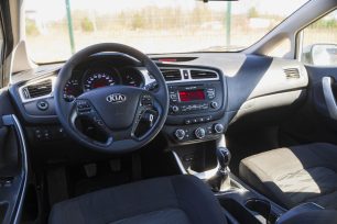 KIA CEE D