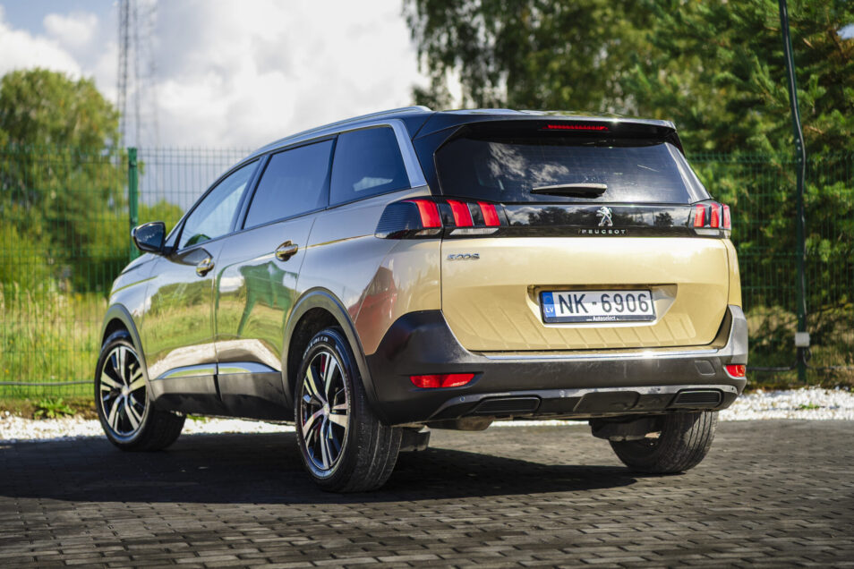 PEUGEOT 5008