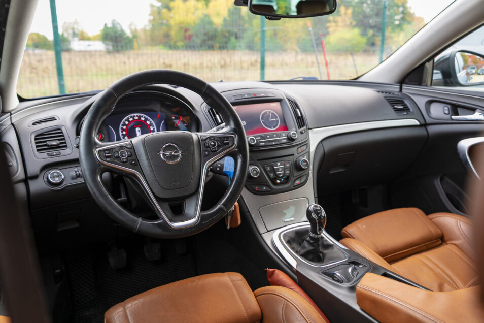 OPEL INSIGNIA SPORTS TOURER SW