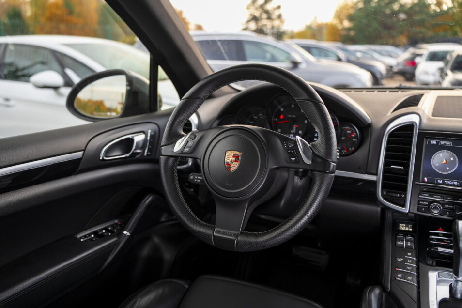 PORSCHE CAYENNE