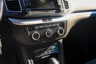 VW SHARAN