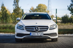 MERCEDES BENZ E300 DE