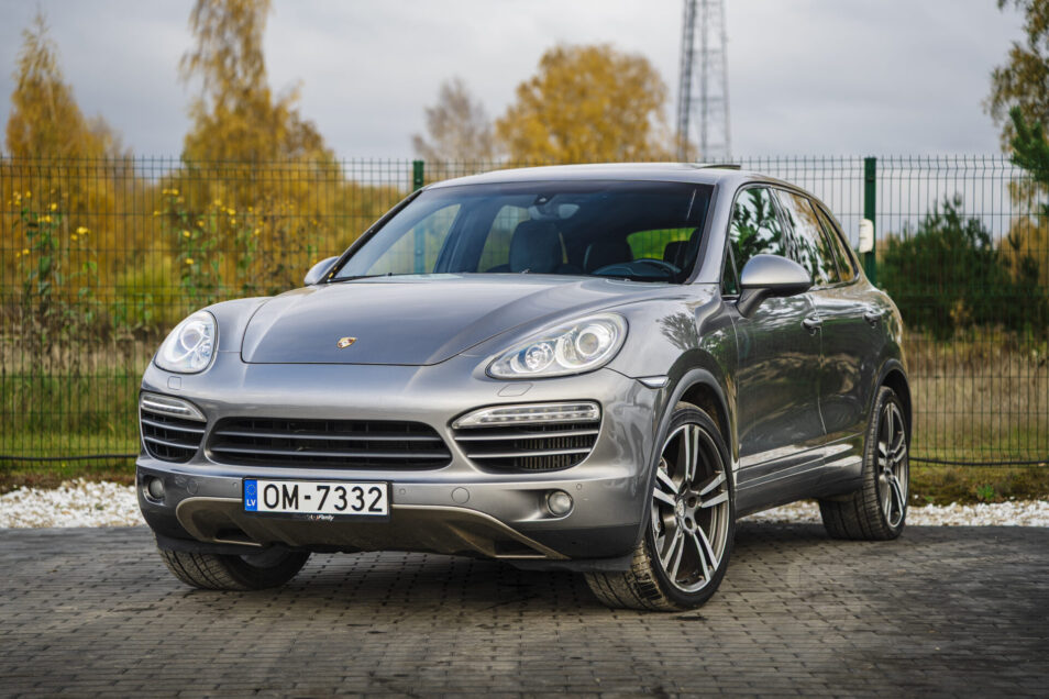 PORSCHE CAYENNE