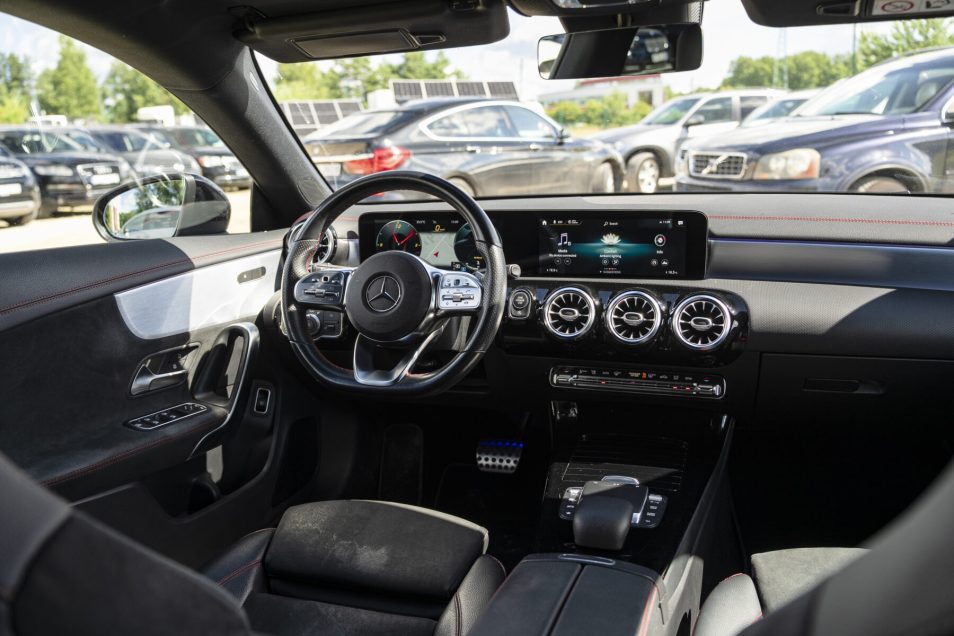 MERCEDES BENZ CLA 200D