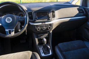 VW SHARAN