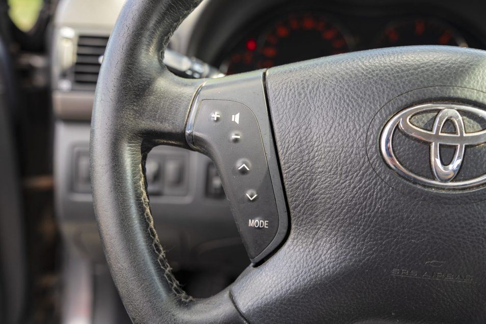 TOYOTA AVENSIS