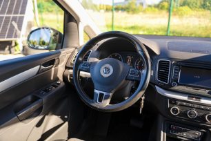 VW SHARAN