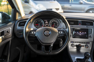 VW GOLF