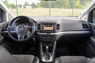 VW SHARAN