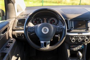 VW SHARAN