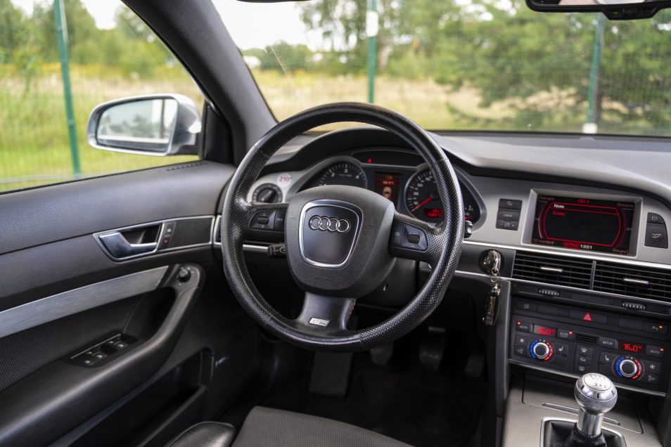AUDI A6 QUATTRO