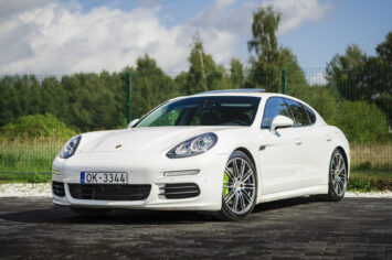 PORSCHE PANAMERA S E-HYBRID