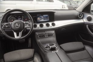 MERCEDES BENZ E300 DE
