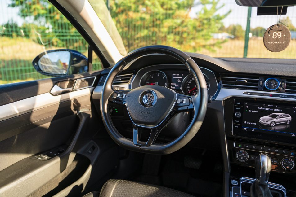 VW PASSAT