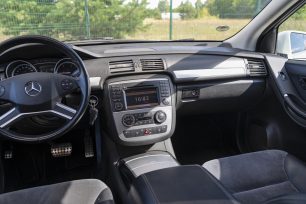 MERCEDES BENZ R350