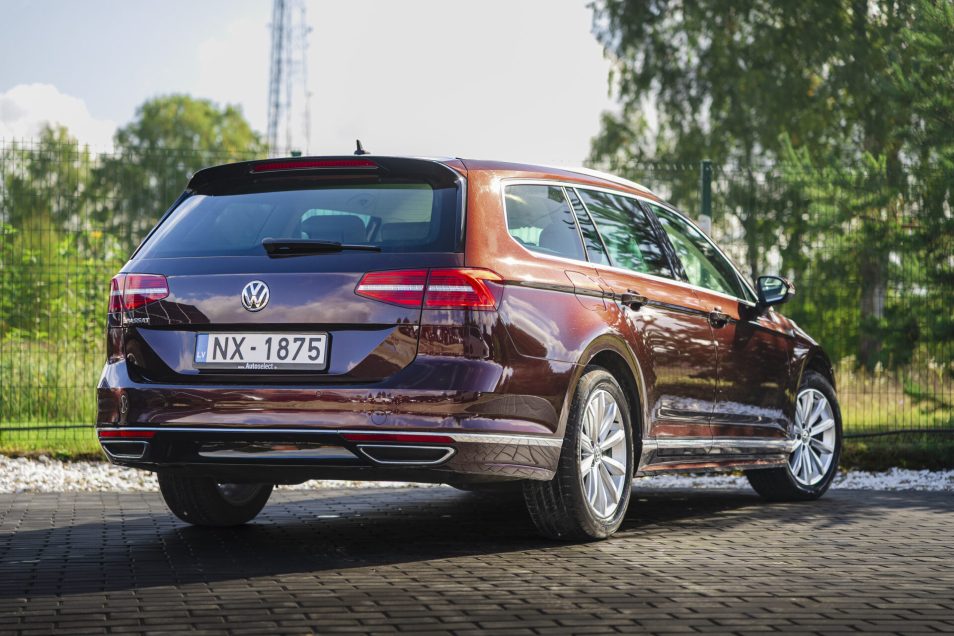 VW PASSAT R-LINE