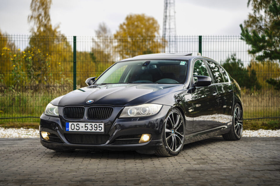 BMW 330