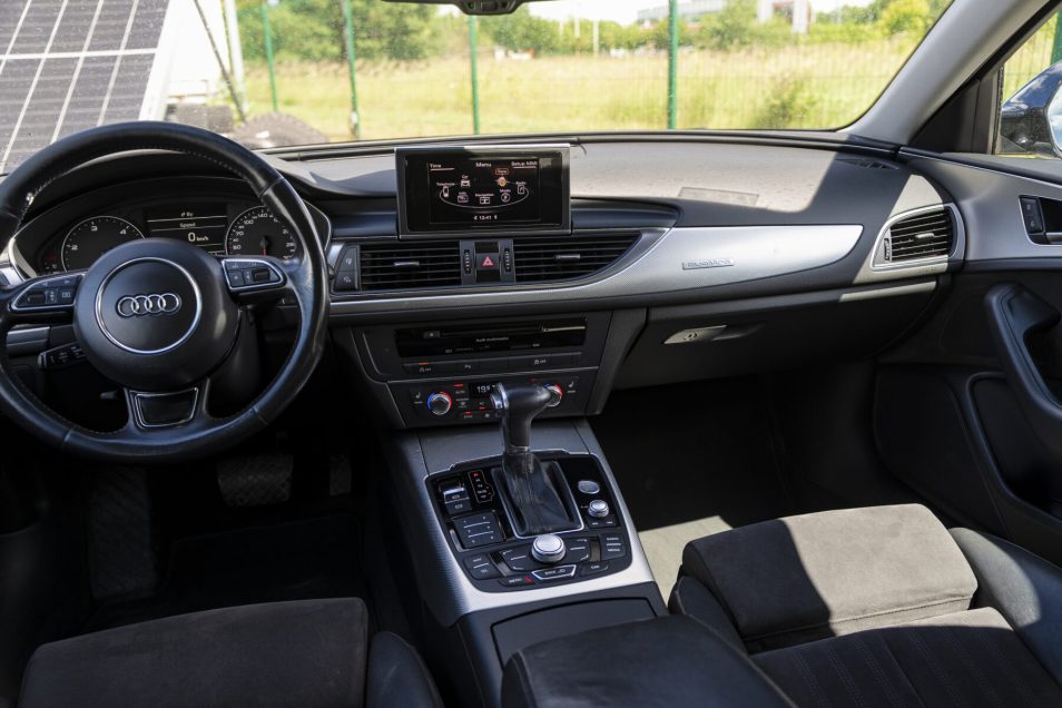 AUDI A6 AVANT QUATTRO