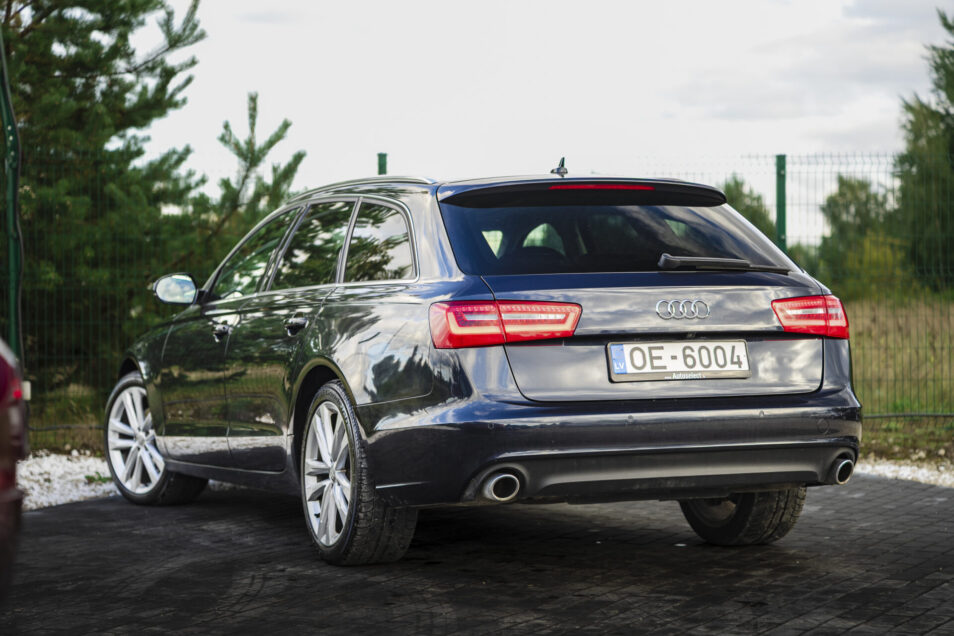 AUDI A6 AVANT QUATTRO