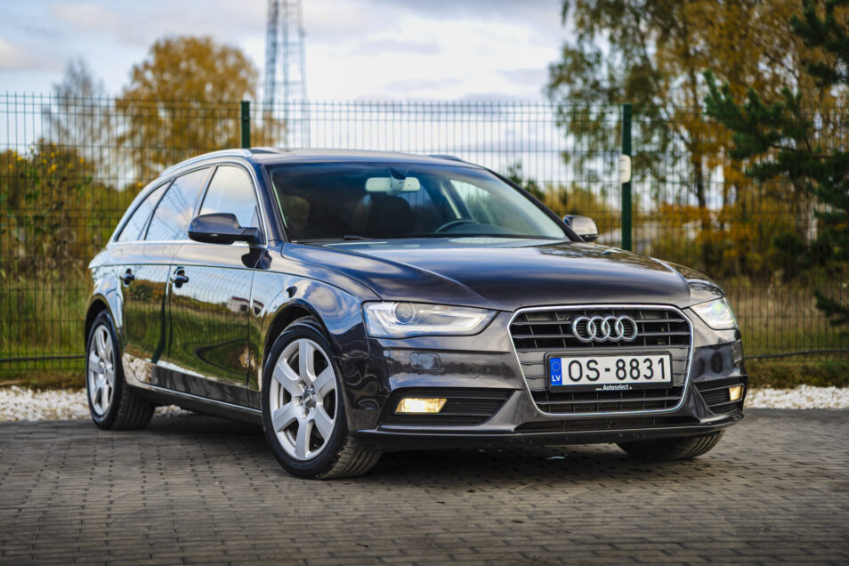 AUDI A4 AVANT