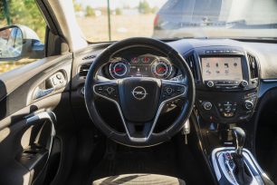 OPEL INSIGNIA SPORTS TOURER SW 4x4