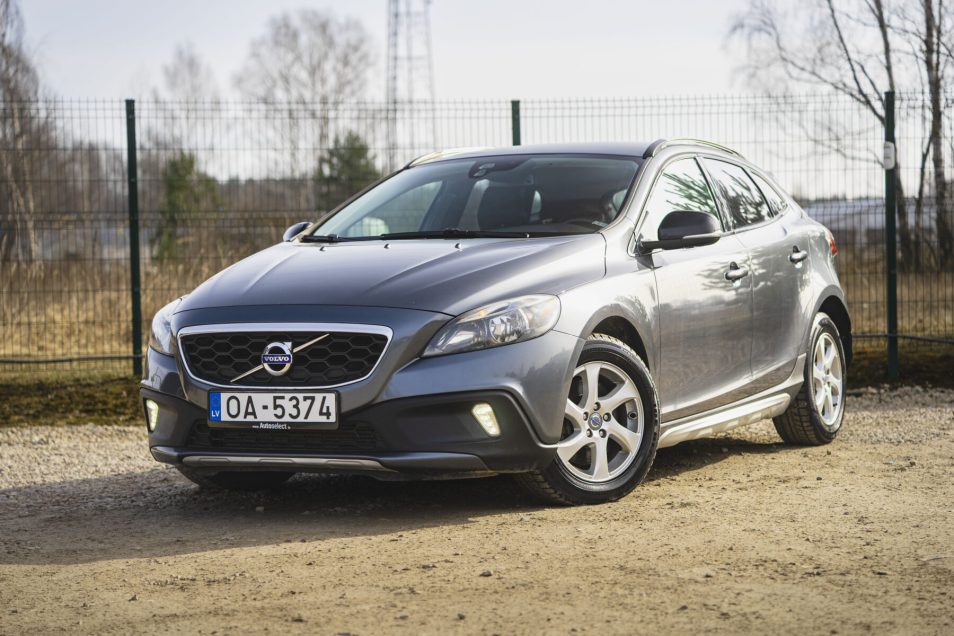 VOLVO V40 CROSS COUNTRY