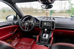 PORSCHE CAYENNE S
