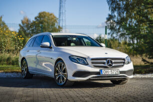 MERCEDES BENZ E300 DE