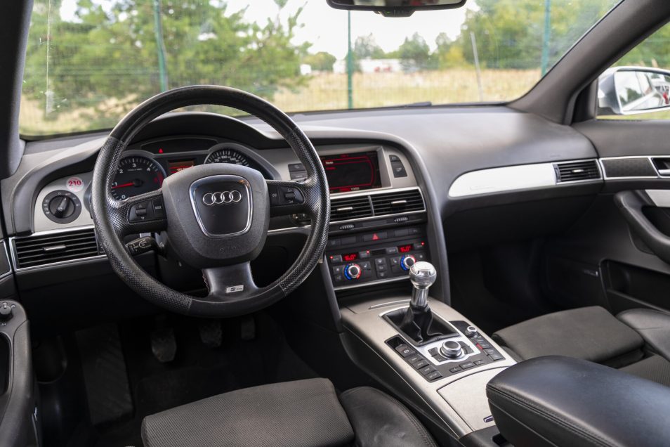 AUDI A6 QUATTRO