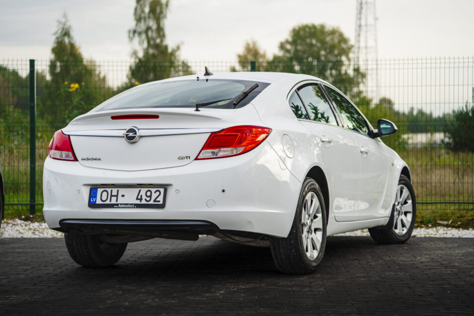 OPEL INSIGNIA