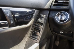 MERCEDES BENZ C200