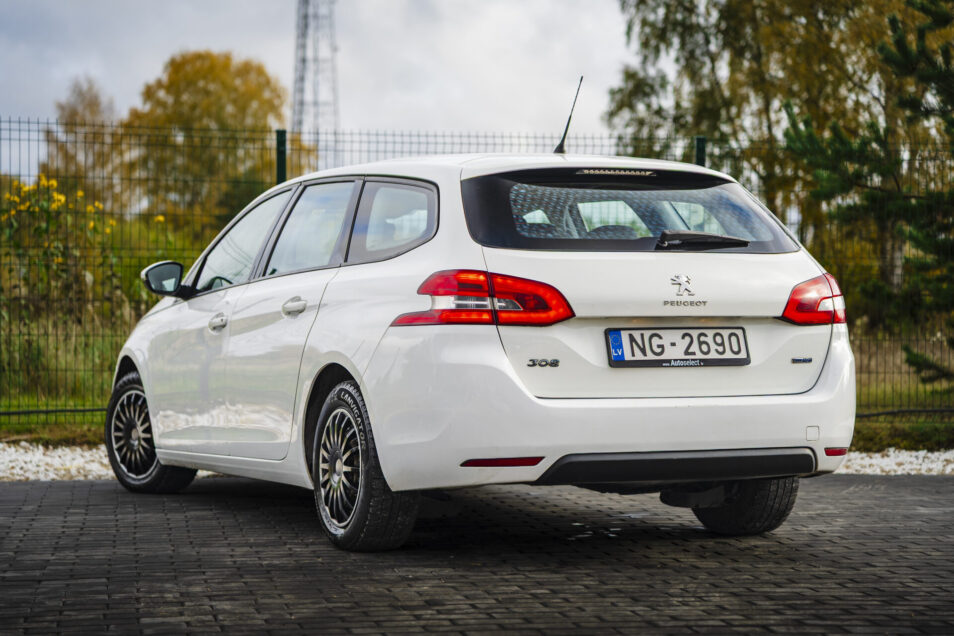 PEUGEOT 308