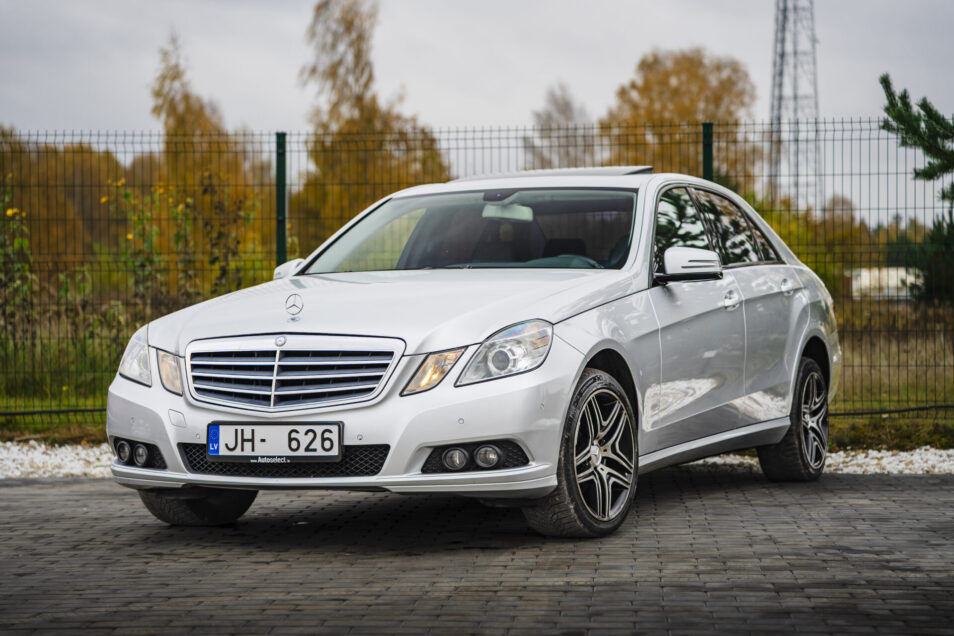 MERCEDES BENZ E 220