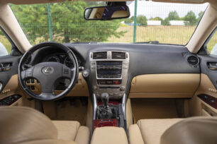 LEXUS IS 220