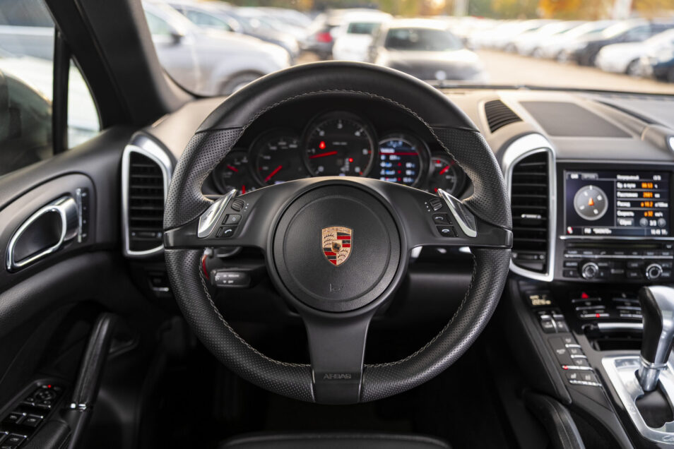 PORSCHE CAYENNE
