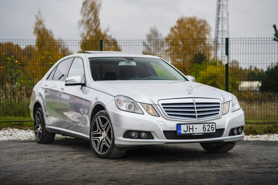 MERCEDES BENZ E 220