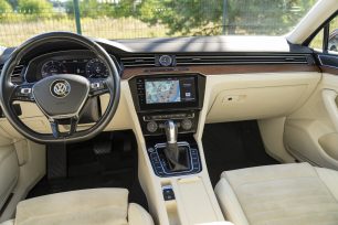 VW PASSAT R-LINE
