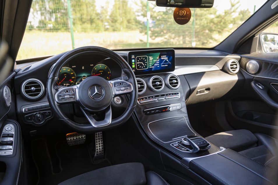 MERCEDES BENZ C180