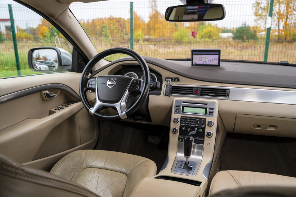 VOLVO XC70