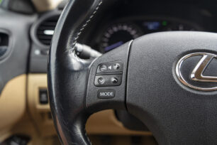 LEXUS IS 220