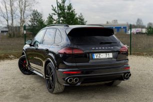 PORSCHE CAYENNE S