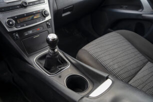 TOYOTA AVENSIS