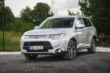 MITSUBISHI OUTLANDER
