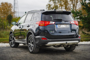 TOYOTA RAV 4